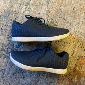 No Bull lightly used trainers (navy blue)